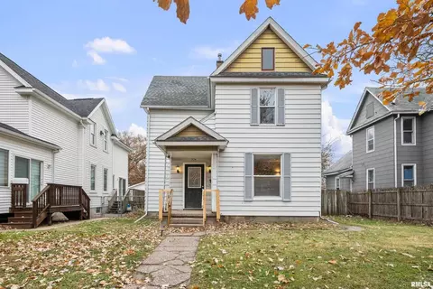 734 W 17th St, Davenport, IA 52804