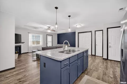 300 E Franklin St #203, Eldridge, IA 52748 photo 7