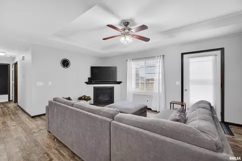 300 E Franklin St #203, Eldridge, IA 52748 photo 9