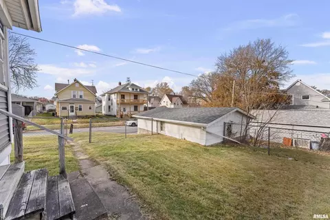Exterior - 1703 18th Ave, Moline, IL 61265 photo 3 of 4