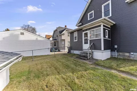 Exterior - 1703 18th Ave, Moline, IL 61265 photo 2 of 4