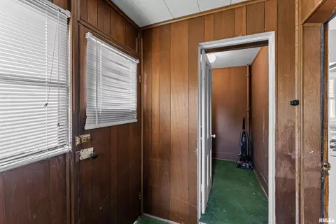 Entry Way - 1703 18th Ave, Moline, IL 61265 photo 3 of 3