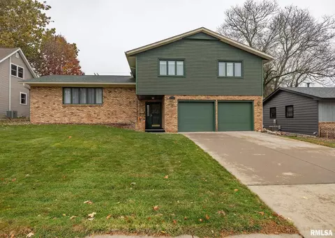 2705 36th St, Rock Island, IL 61201