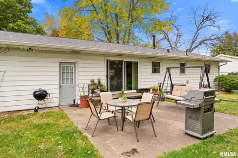 612 12th St, Silvis, IL 61282 photo 23