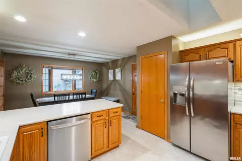 1205 28th Ave, Silvis, IL 61282 photo 3