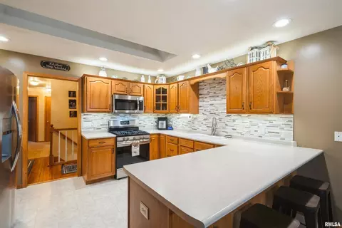 1205 28th Ave, Silvis, IL 61282 photo 4