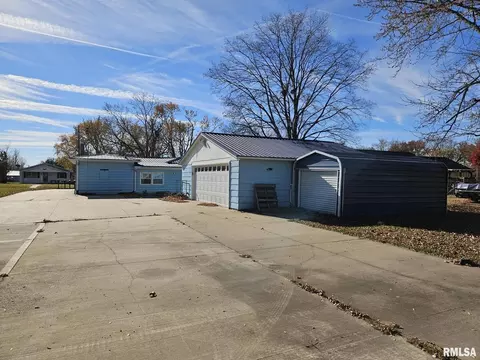 313 E 3rd St, Wilton, IA 52778 photo 6
