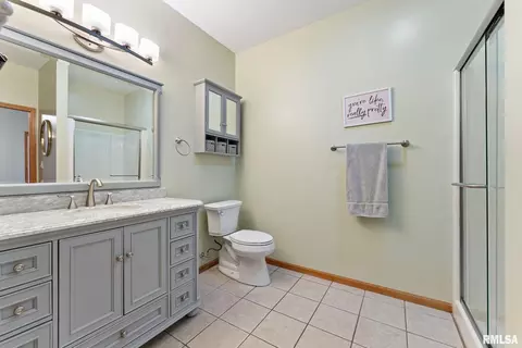 Bath - 16 Cherry Hill Ct #16, Hampton, IL 61256 photo 1 of 2