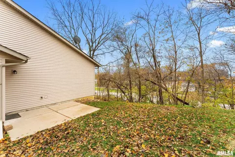 Exterior - 16 Cherry Hill Ct #16, Hampton, IL 61256 photo 4 of 4