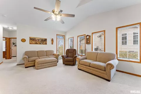 Living - 16 Cherry Hill Ct #16, Hampton, IL 61256 photo 1 of 1
