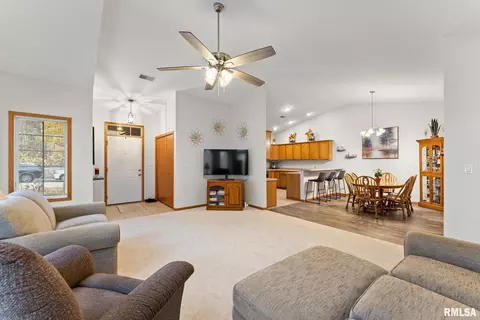 Entry Way - 16 Cherry Hill Ct #16, Hampton, IL 61256 photo 1 of 1