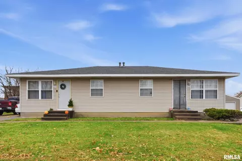 671 W 64th St, Davenport, IA 52806