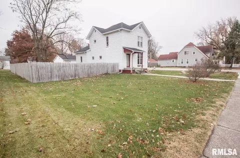 Exterior - 201 N 1st St, Alpha, IL 61413 photo 1 of 3