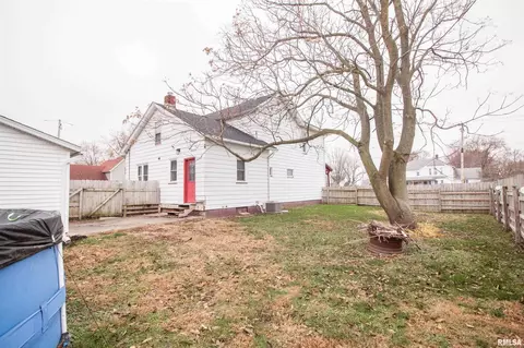 Exterior - 201 N 1st St, Alpha, IL 61413 photo 3 of 3