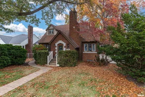 Exterior - 2911 25th Ave, Moline, IL 61265 photo 2 of 7