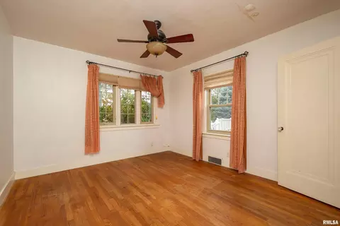 Bedroom - 2911 25th Ave, Moline, IL 61265 photo 1 of 7