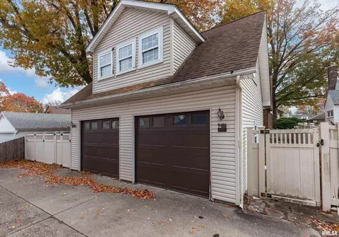Exterior - 2911 25th Ave, Moline, IL 61265 photo 6 of 7
