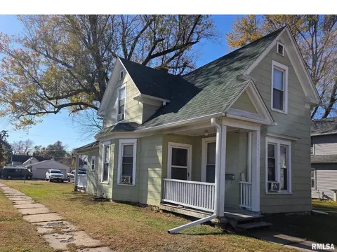1701 W 8th St, Davenport, IA 52802