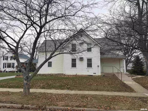 510 2nd St, Dewitt, IA 52742