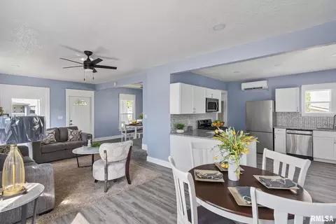 2410 18th Ave, Moline, IL 61265 photo 9