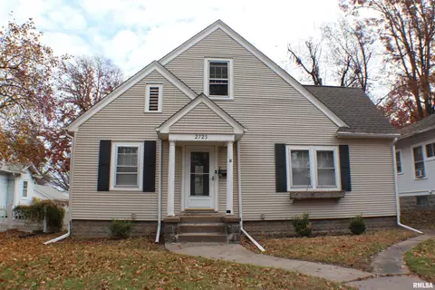 2723 Arlington Ave, Davenport, IA 52803