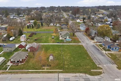 702 W 708 W Front St, Buffalo, IA 52728