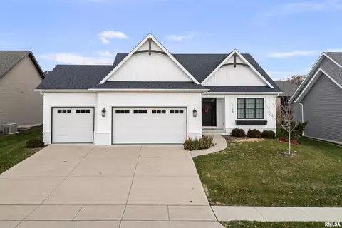 5188 S Richmond Cir, Bettendorf, IA 52722