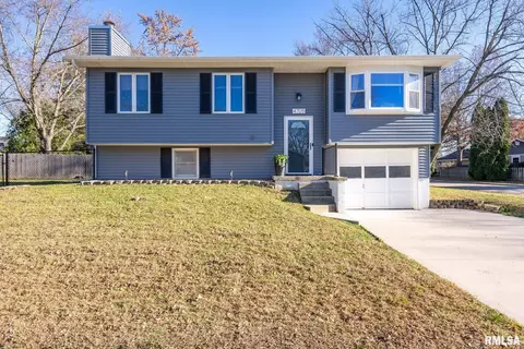 4705 N Sturdevant St, Davenport, IA 52806
