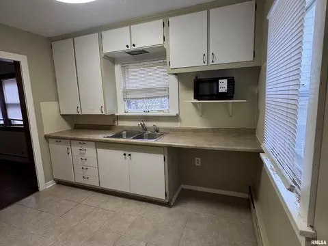 Kitchen - 1639 33rd St, Moline, IL 61265 photo 1 of 1