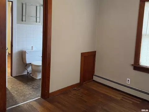Bedroom - 1639 33rd St, Moline, IL 61265 photo 3 of 3