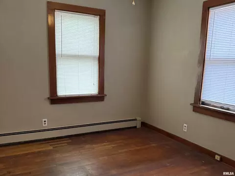 Bedroom - 1639 33rd St, Moline, IL 61265 photo 1 of 3