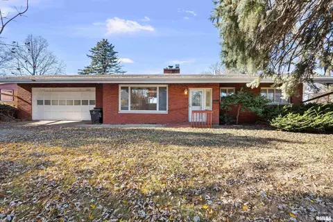 2500 15th Street Ct, Rock Island, IL 61201