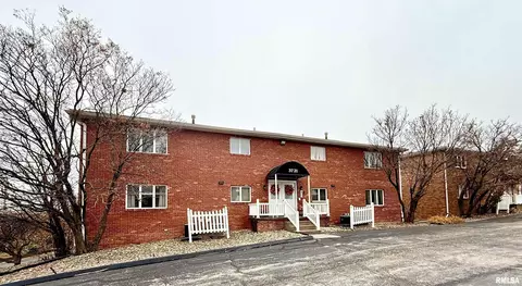 3721 35th St #4, Moline, IL 61265