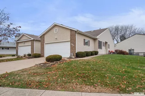 4000 Prairie Ln, Bettendorf, IA 52722