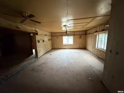 301 11th St, Keithsburg, IL 61442 photo 5