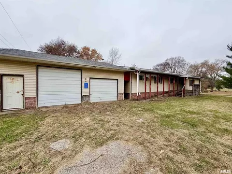 301 11th St, Keithsburg, IL 61442