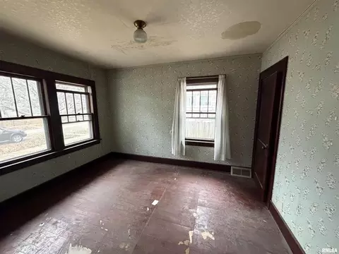 1402 28th Ave, Moline, IL 61265 photo 9