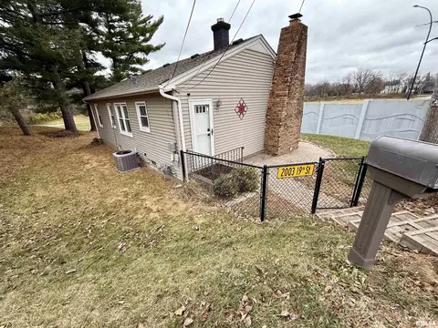 2003 19th St, Moline, IL 61265 photo 26
