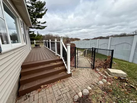 2003 19th St, Moline, IL 61265 photo 32