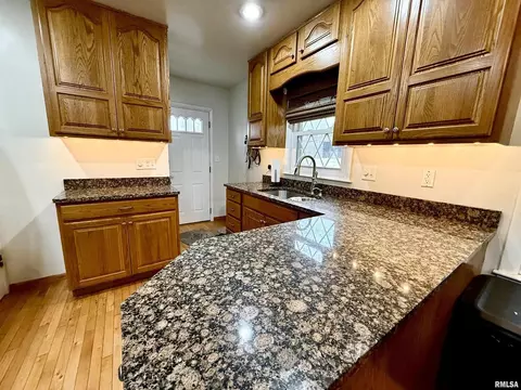 2003 19th St, Moline, IL 61265 photo 7