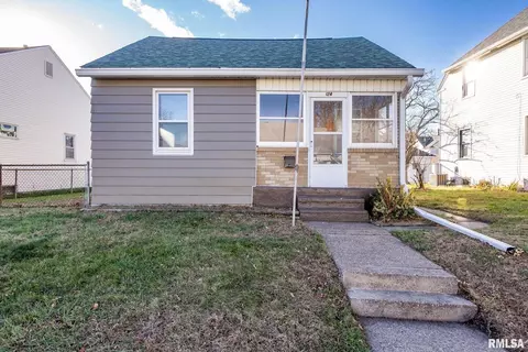 124 N Elmwood Ave, Davenport, IA 52804