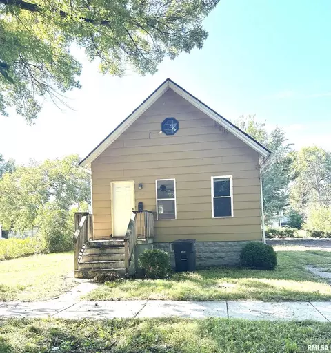 926 10th Ave, Rock Island, IL 61201