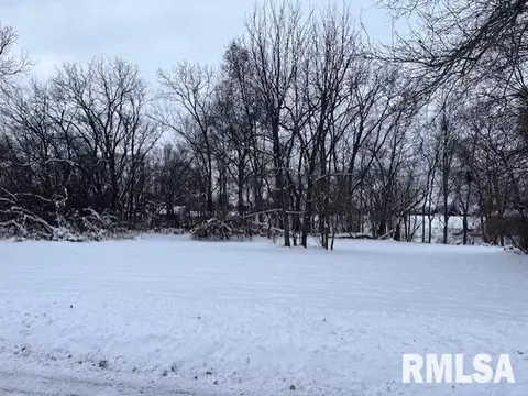 218 Th St, Le Claire, IA 52753