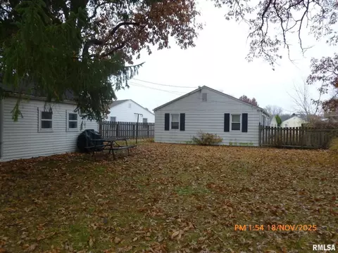 Exterior - 3703 13th Ave, Moline, IL 61265 photo 5 of 5