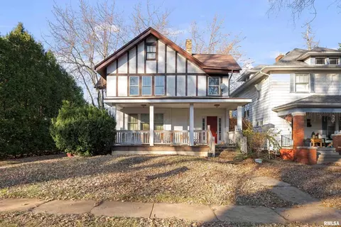 402 E Rusholme St, Davenport, IA 52803