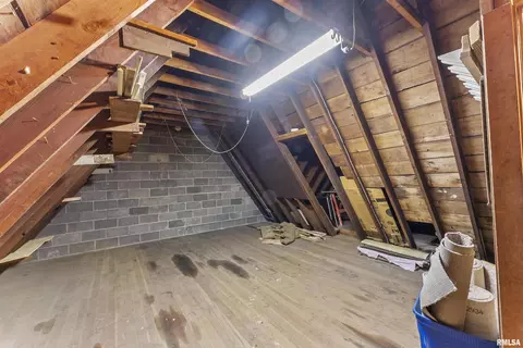 2434 29th St, Moline, IL 61265 photo 32