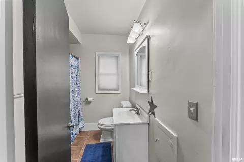 2434 29th St, Moline, IL 61265 photo 13