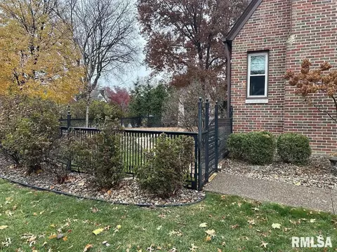2434 29th St, Moline, IL 61265 photo 37