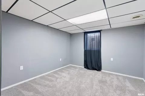 305 W Spring St, Eldridge, IA 52748 photo 20