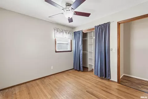 305 W Spring St, Eldridge, IA 52748 photo 14
